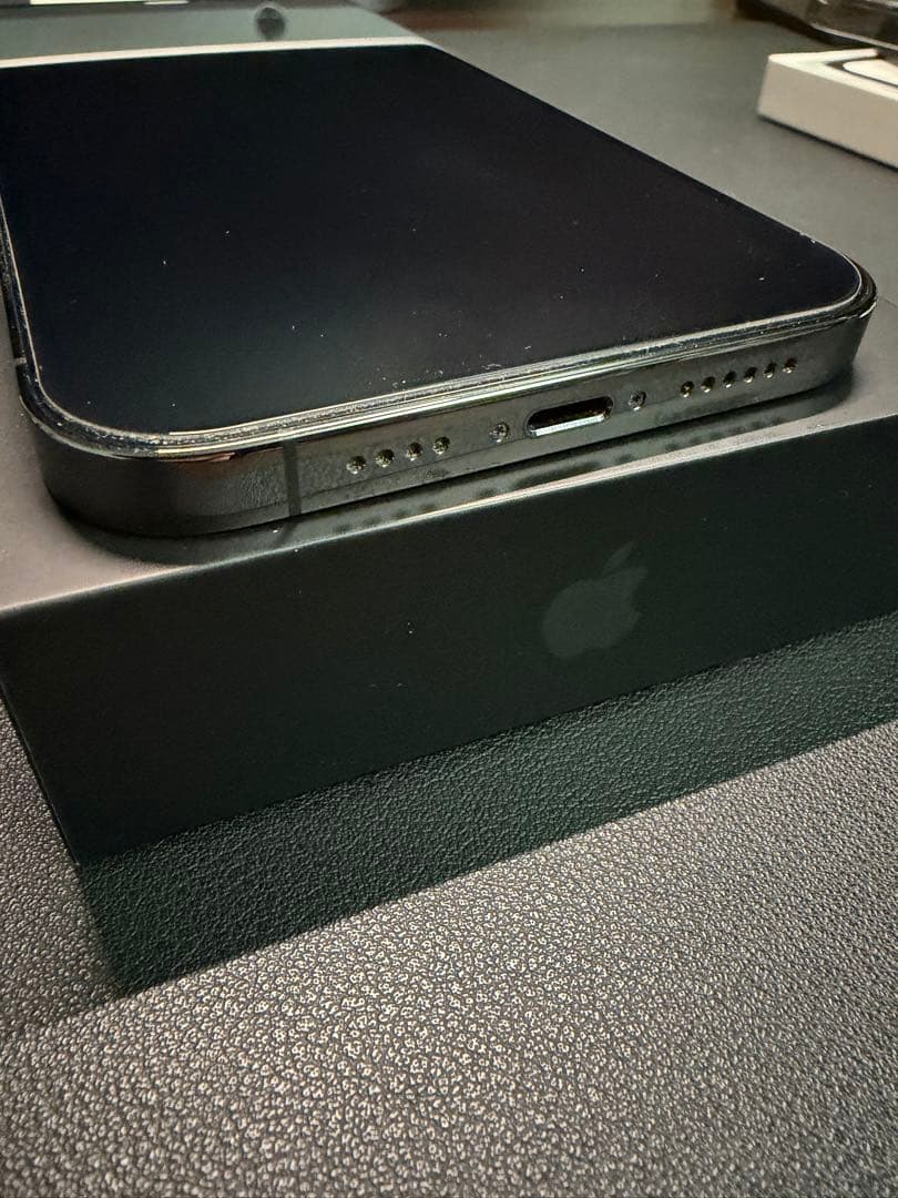 【グラファイト】iPhone 12 Pro Max 256GBレザーケース付