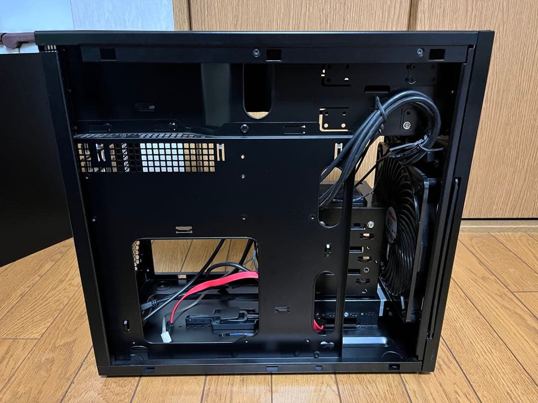 SilverStone TJ08-E ミニタワー PCケース　+オマケ多数