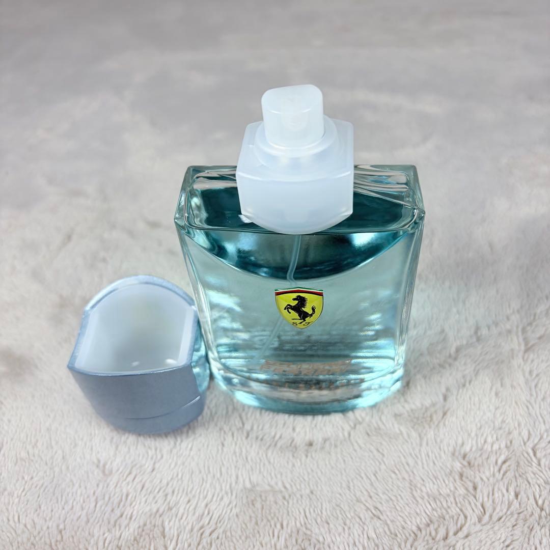 【廃盤品未使用級】フェラーリ ライトエッセンス オードトワレ 75ml 香水