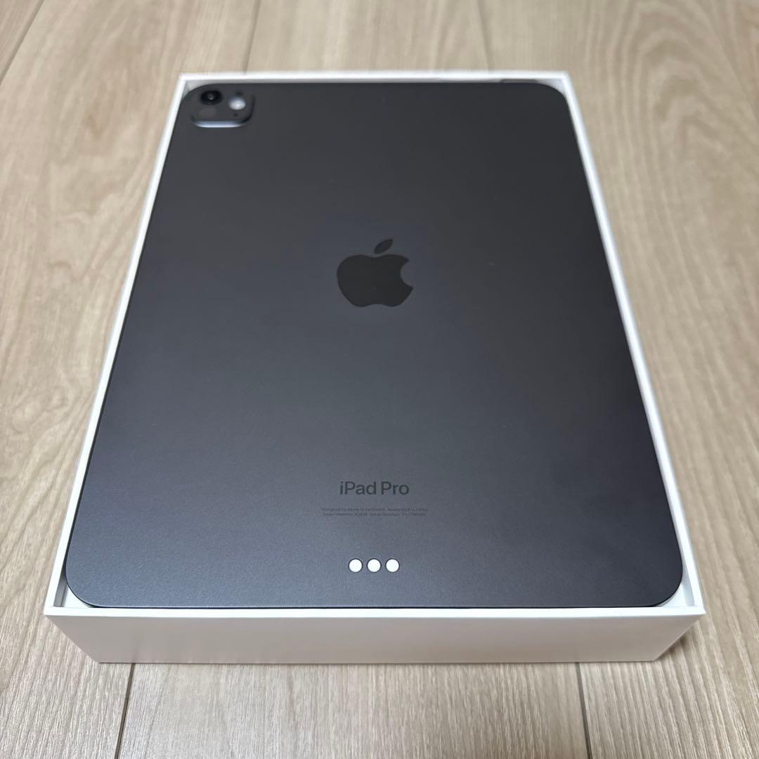 iPad Pro M4 本体とApple Pencil Proと純正カバーの3点