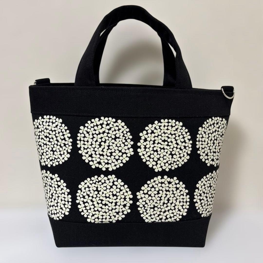 ハンドメイド　トートバッグ　紫陽花柄　北欧風　デニム黒
