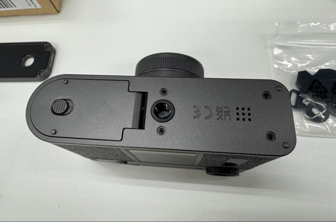 FUJIFILM X-HF1　チャコールシルバー
