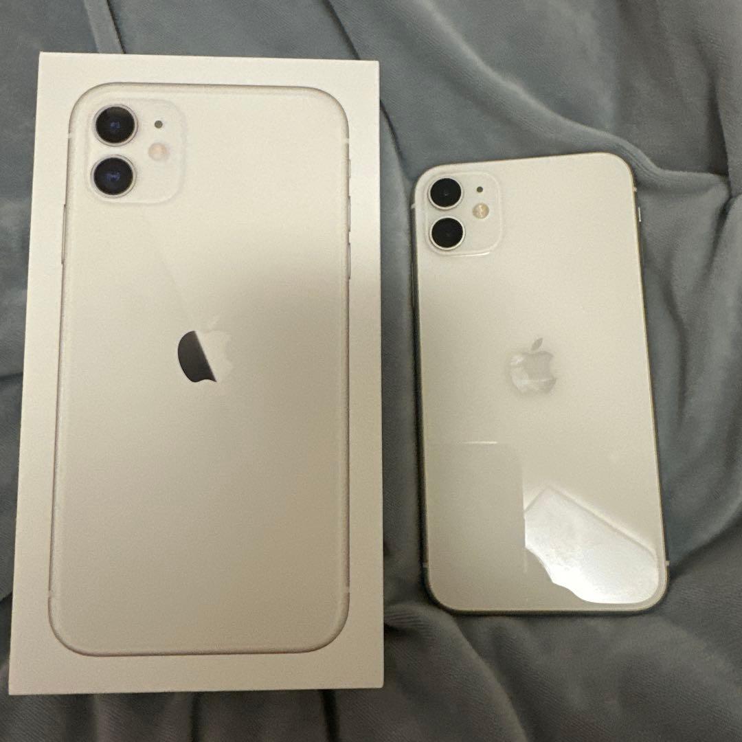 iPhone11本体　ホワイト