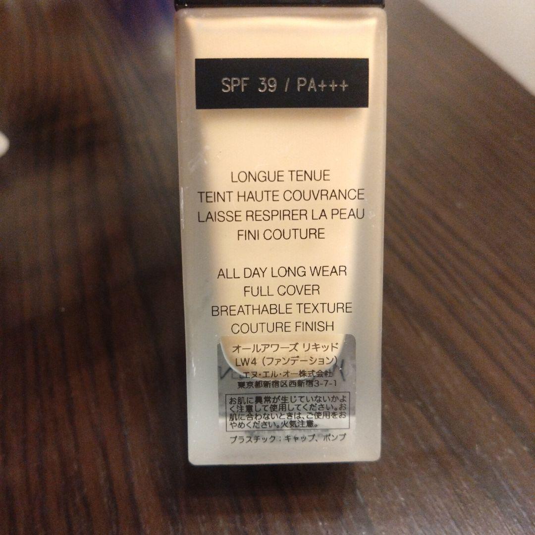 ファンデーション Yves Saint Laurent ALL HOURS LW4
