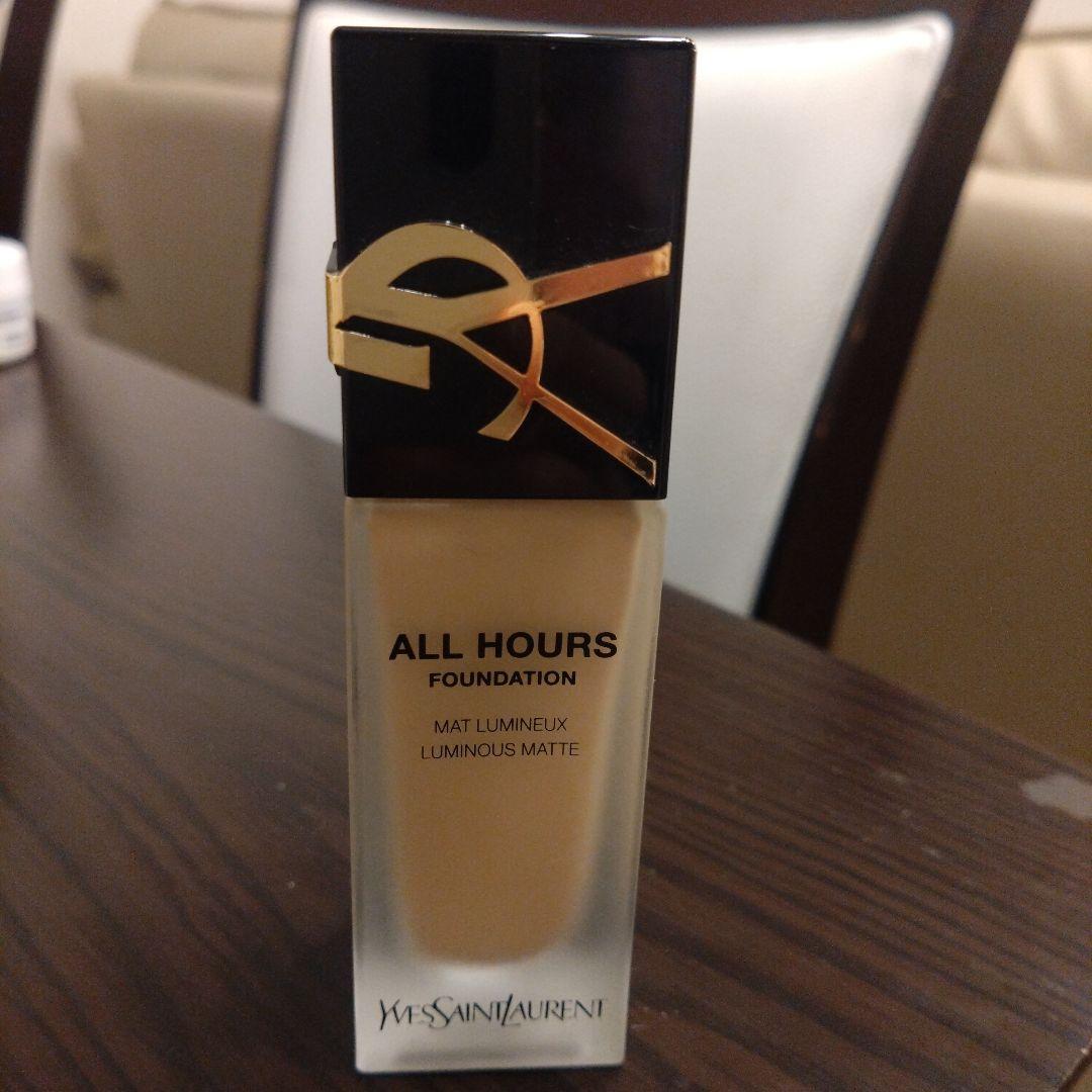 ファンデーション Yves Saint Laurent ALL HOURS LW4