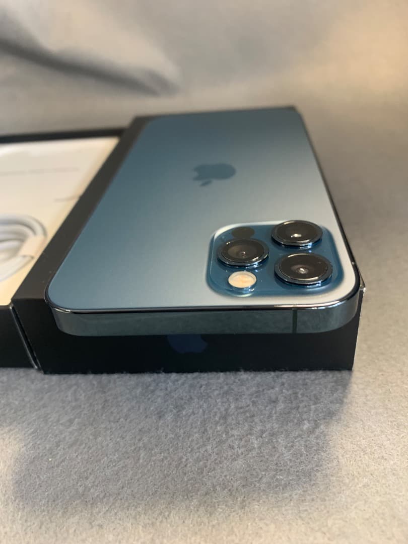 超美品　国内版　SIMフリー　iPhone12 Pro 256GB