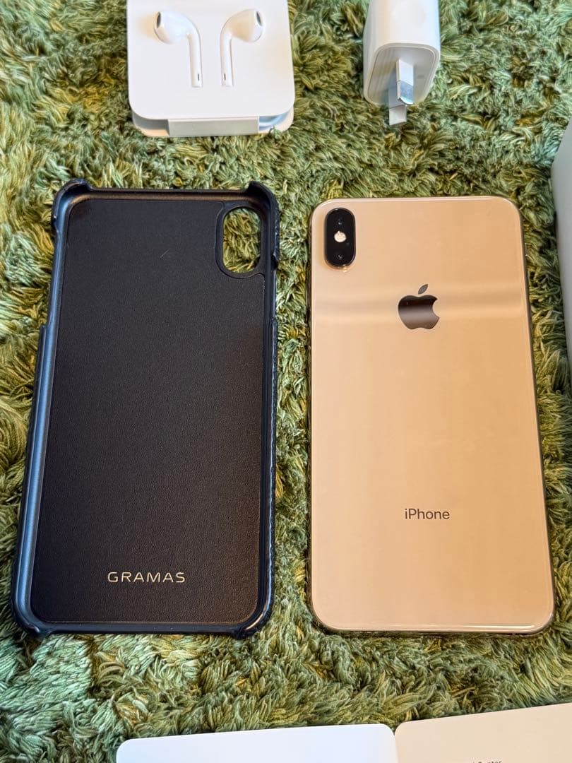 【美品】Apple iPhone Xs Max 256GB ブラック ケース付き
