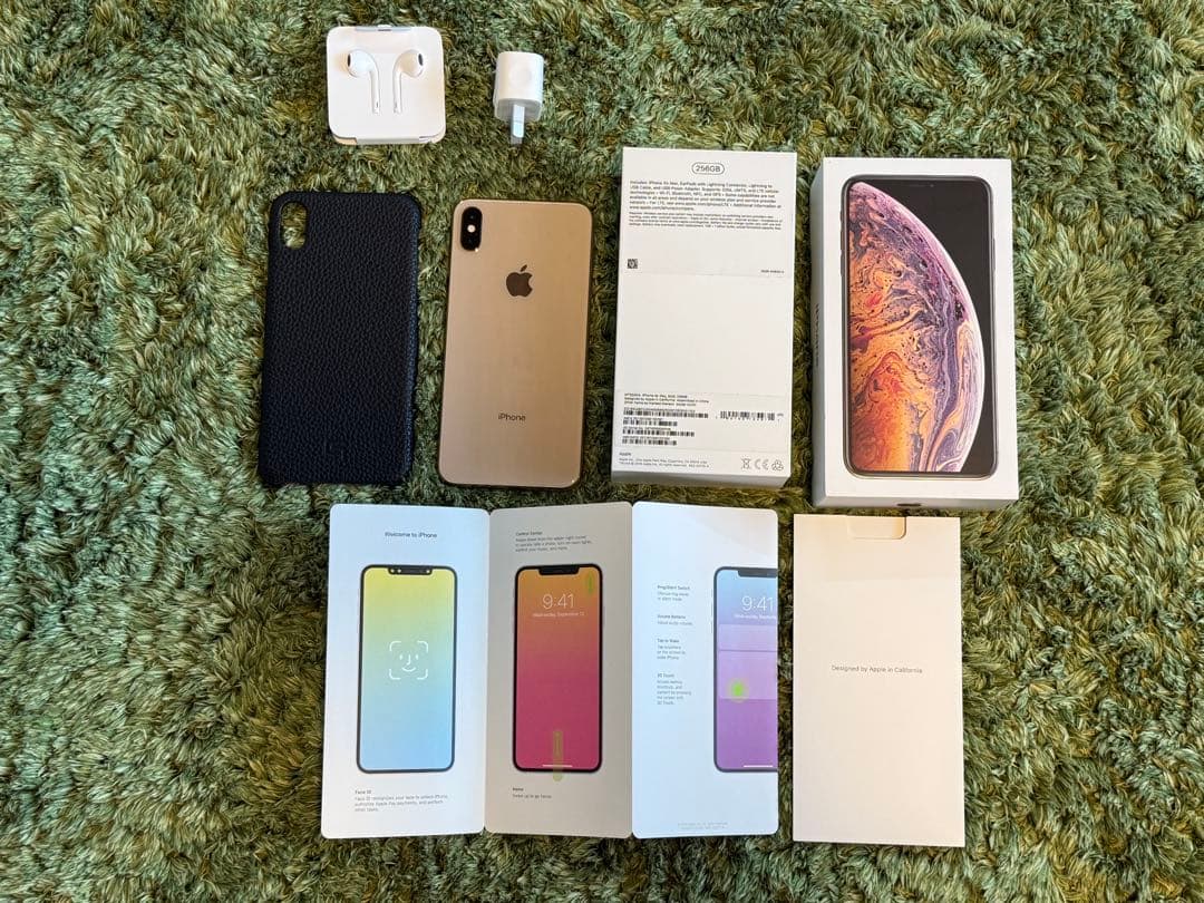 【美品】Apple iPhone Xs Max 256GB ブラック ケース付き