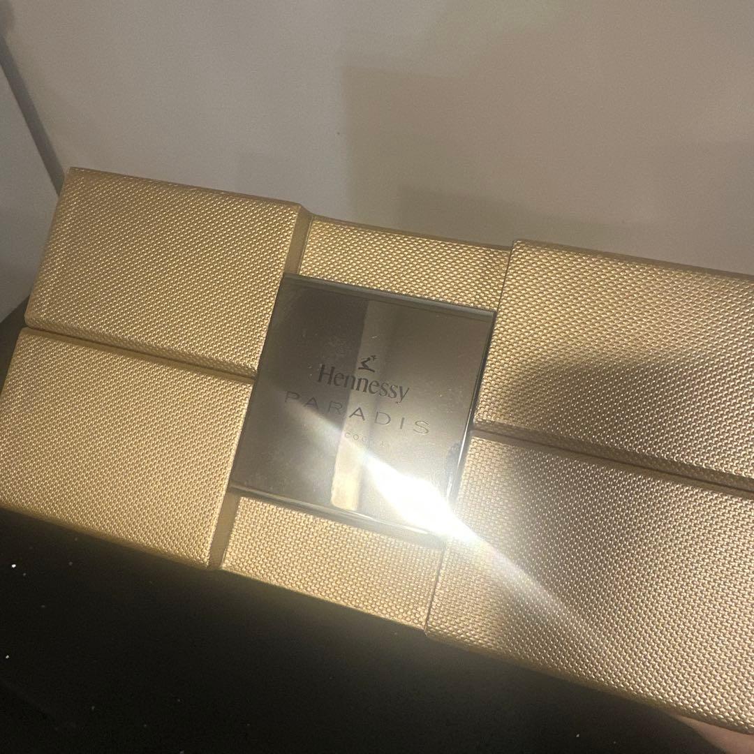 Hennessy Paradis 700ml 専用ボックス付き