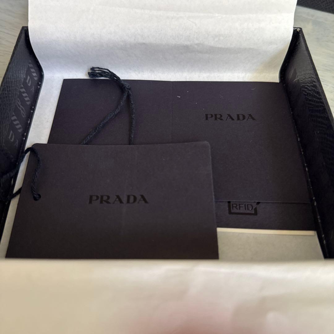［新品］PRADA レザー首輪 大型犬用　黒 スタッズ