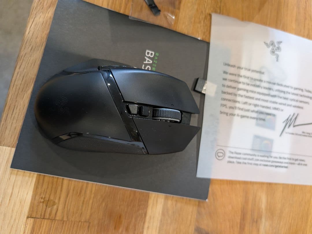 Razer Basilisk ULTIMATE ゲーミングマウス　充電ドック付き