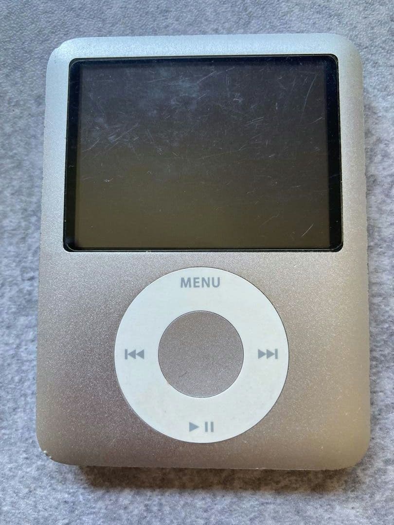 iPod nano 第3世代 4GB　ケーブル付き