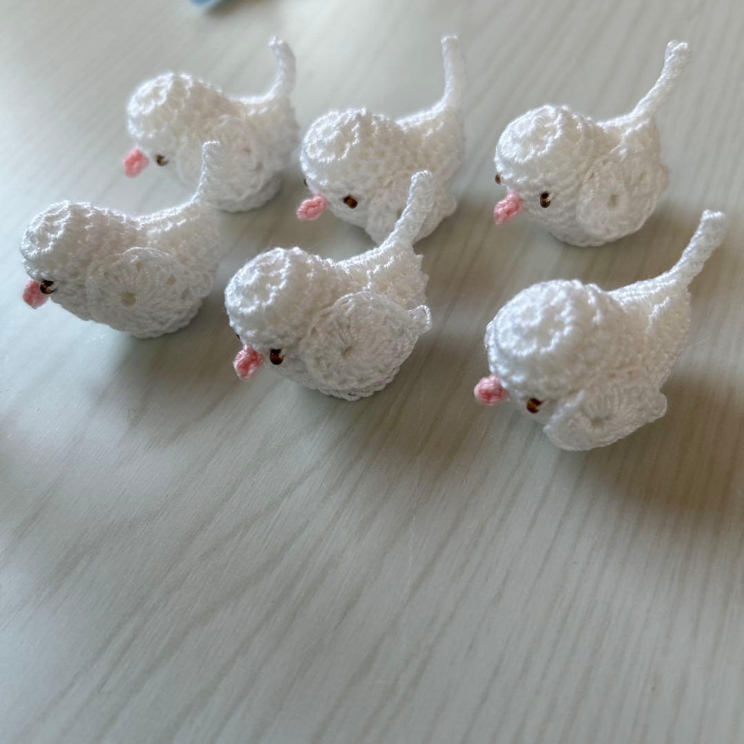 ハンドメイド　あみぐるみ　小鳥モチーフ