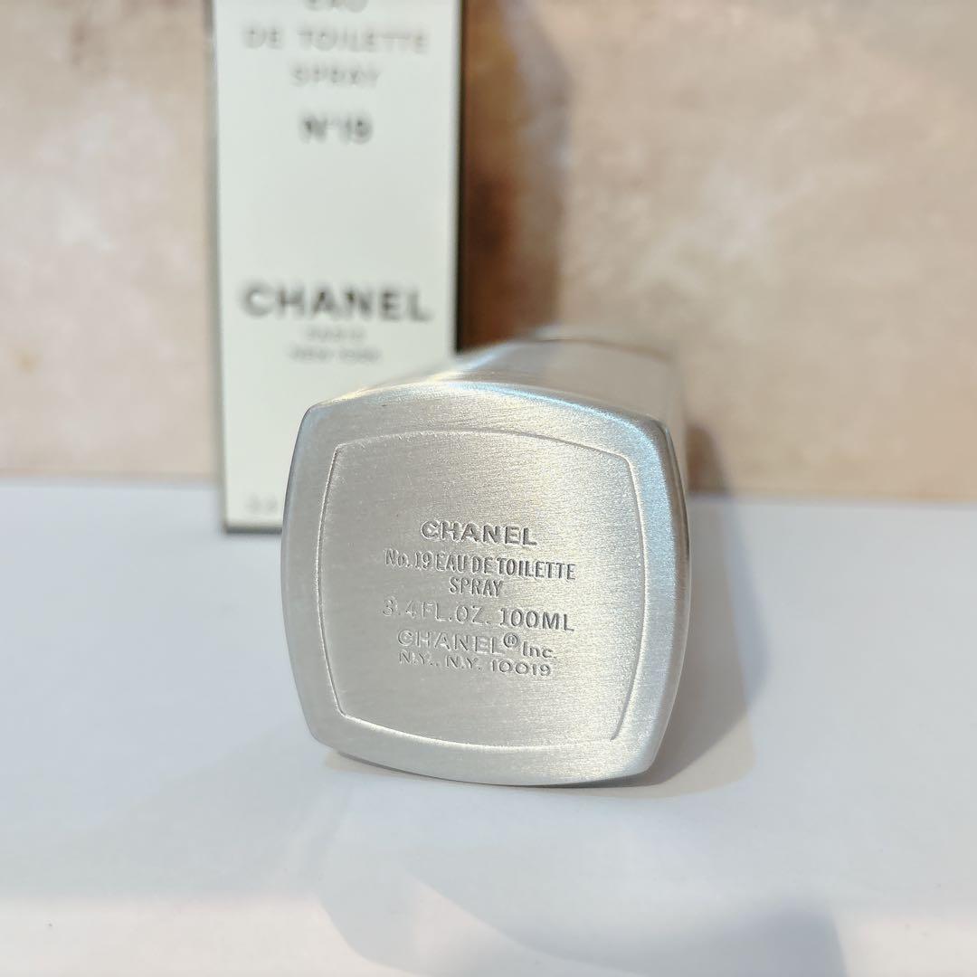 ほぼ未使用　シャネル n°19 オードトワレ 100ml ナンバー19