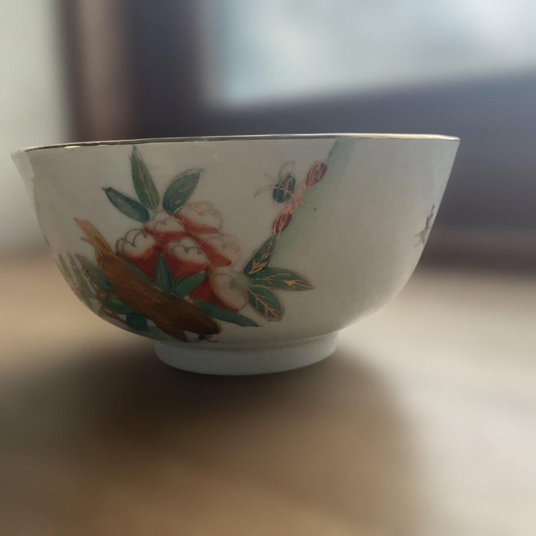 中国民国時代の輸出品、竹と花の装飾の茶碗