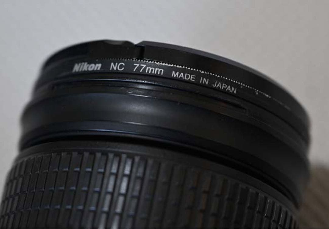 ニコン　AF-S 28-300mm f/3.5-5.6 ED VR