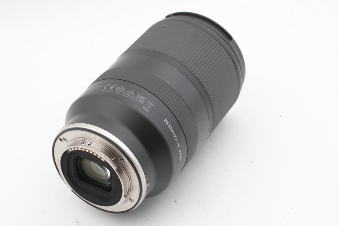 TAMRON 18-300mm F3.5-6.3 Di III-A レンズ
