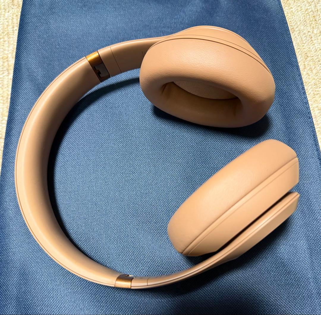 Beats Studio Pro x Kim Kardashian ヘッドフォン