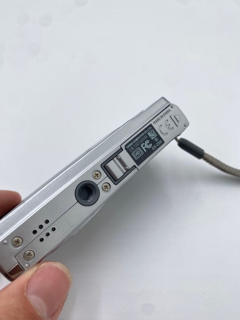 美品 CASIO EXILIM EX-ZS5 シルバー コンデジ オールドカメラ