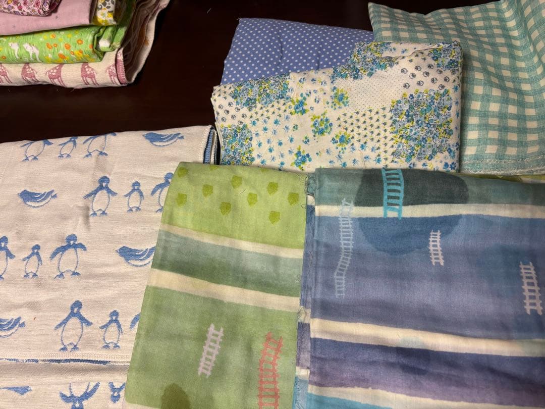 専用　ハンドメイド⭐️ガーゼケット⭐️fuwara⭐️キリンペンギン