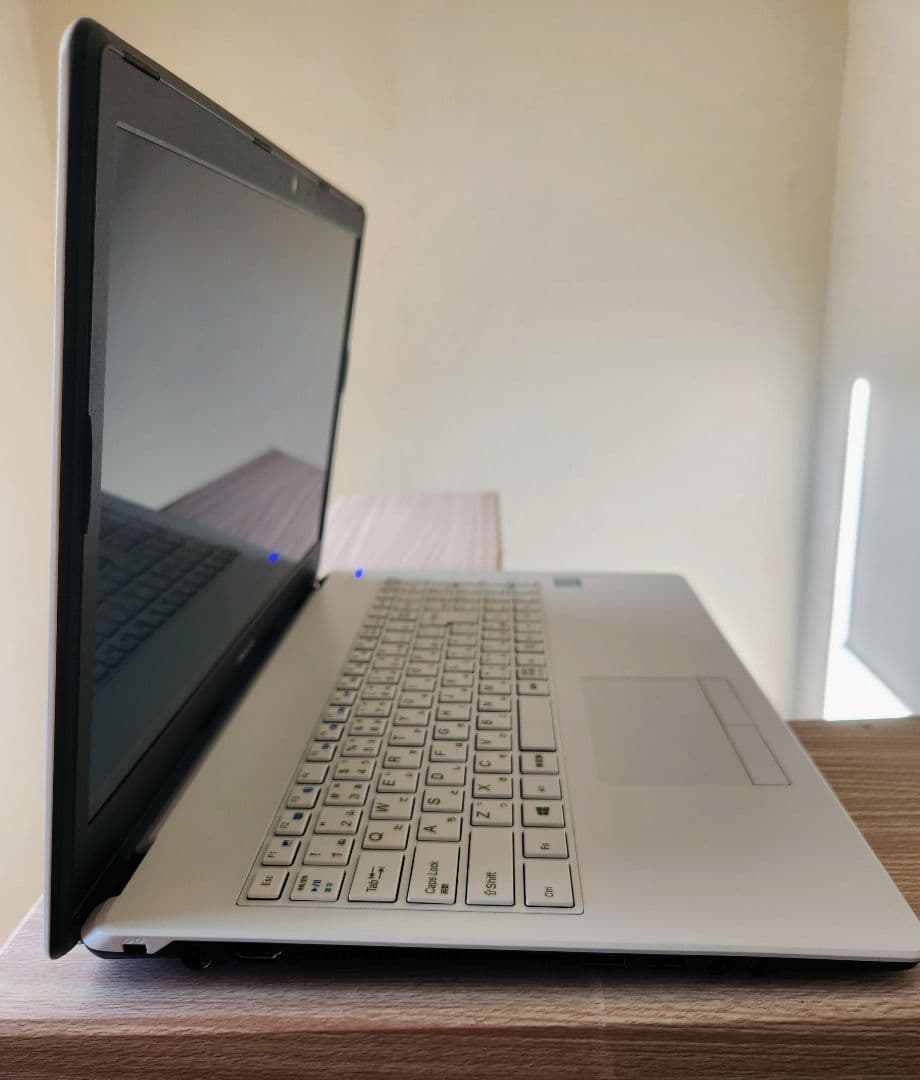 Mouse Core i7 6500U 15.6型　1920x1080/フルHD