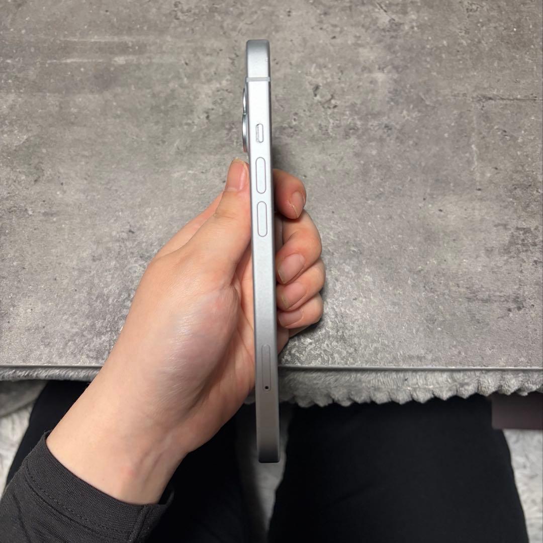 Apple iPhone 15 128GB ブルー