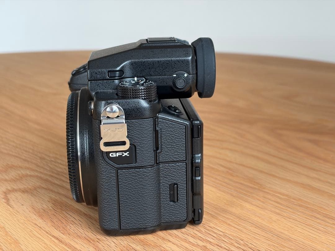 FUJIFILM GFX50S 本体 バッテリー3個付　シャッター回数700以下