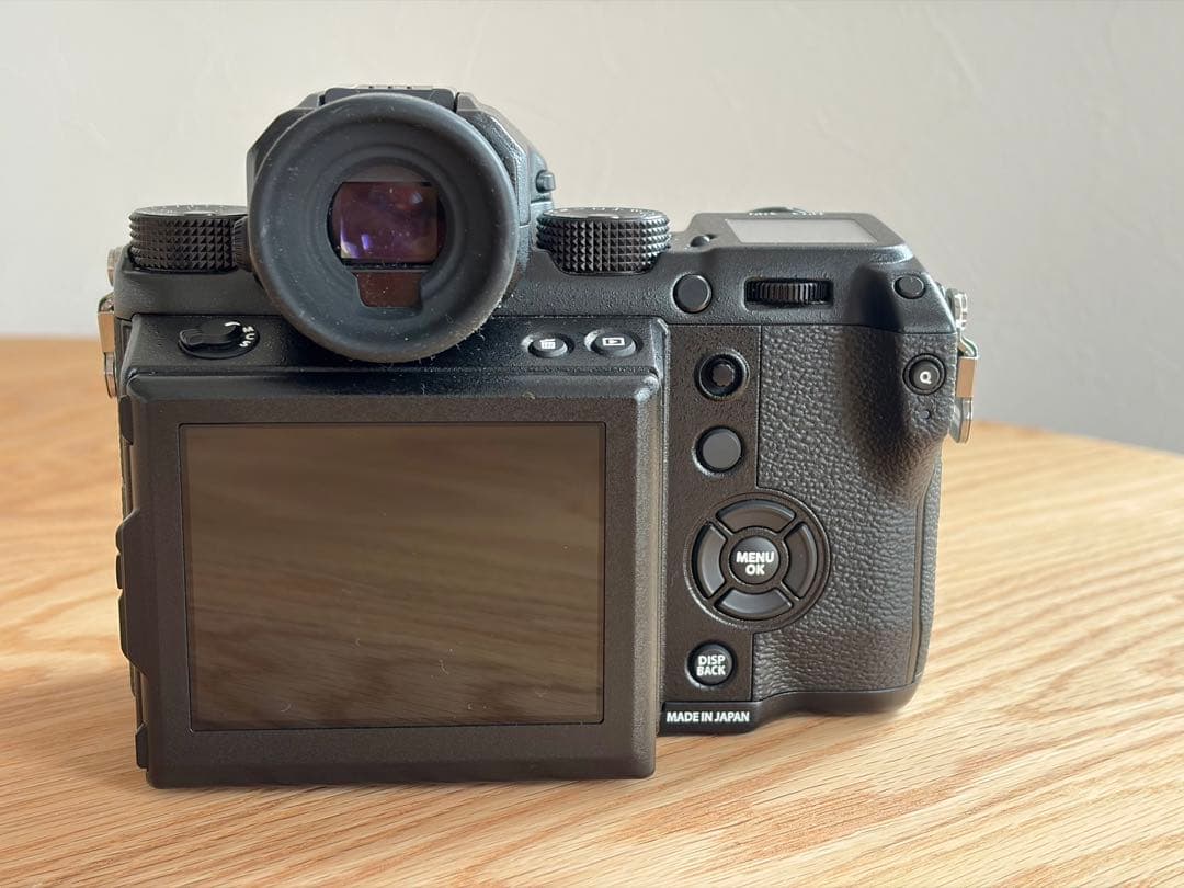 FUJIFILM GFX50S 本体 バッテリー3個付　シャッター回数700以下