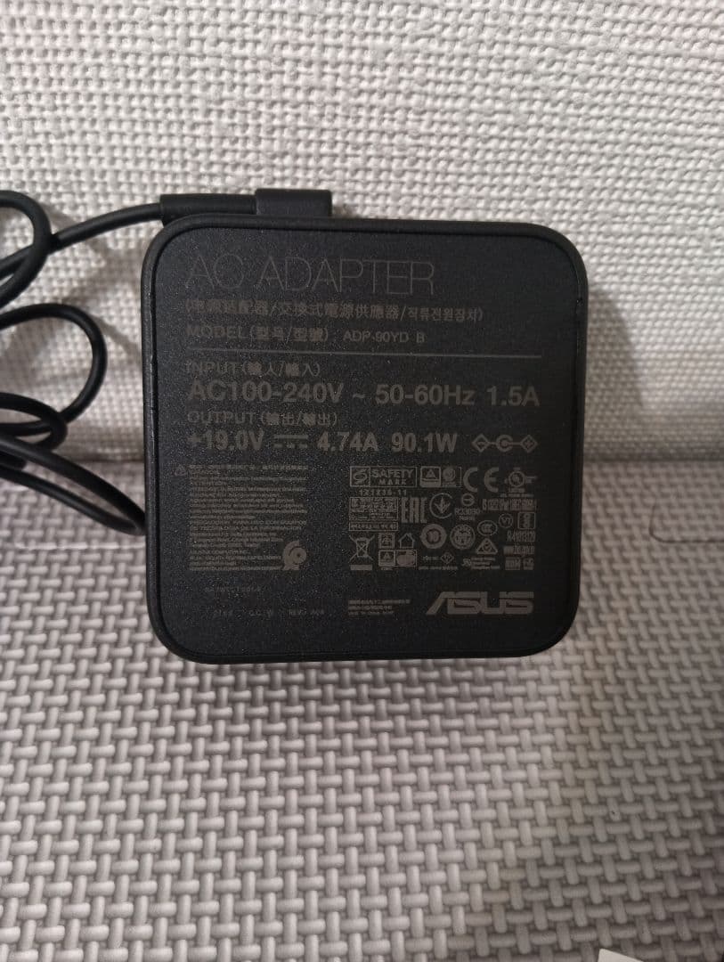 ASUS TUFGaming VG32VQ 31.5型ゲーミングモニター