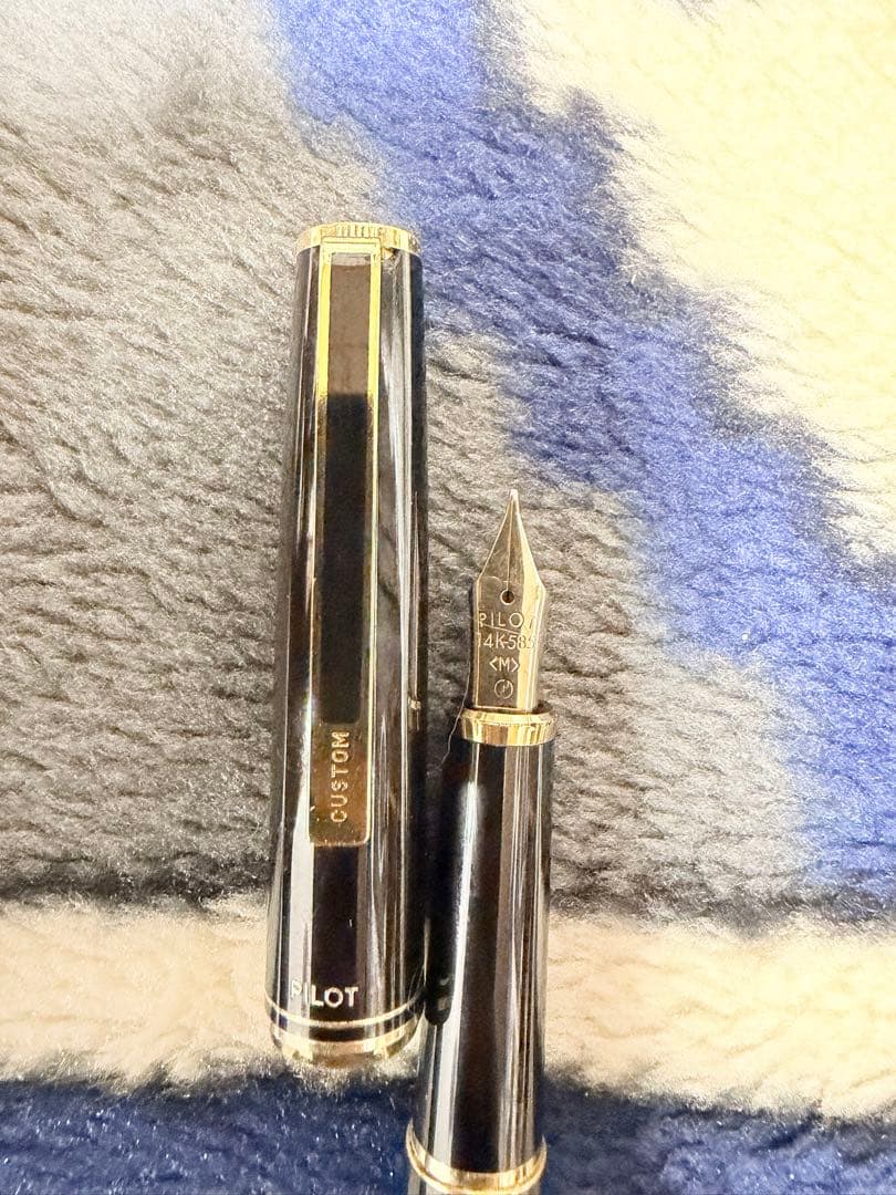 PILOT 万年筆 黒 M 14k 585