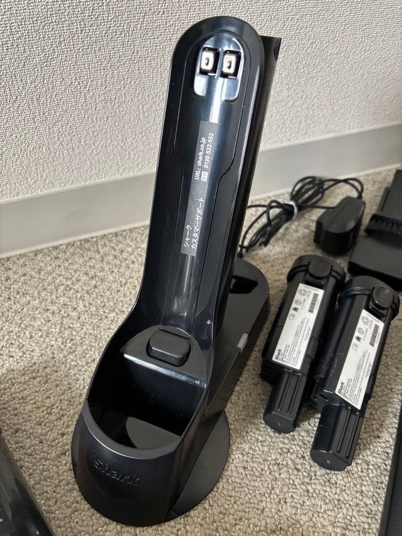 Shark EVOPOWER充電式ハンディクリーナー　W35P