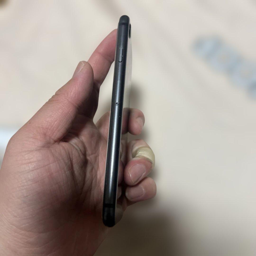 iPhone 8 64GB 美品