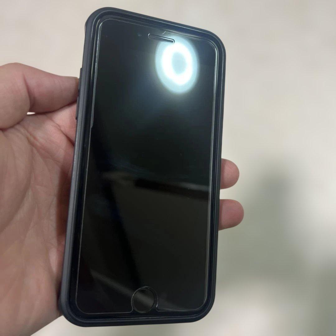 iPhone 8 64GB 美品
