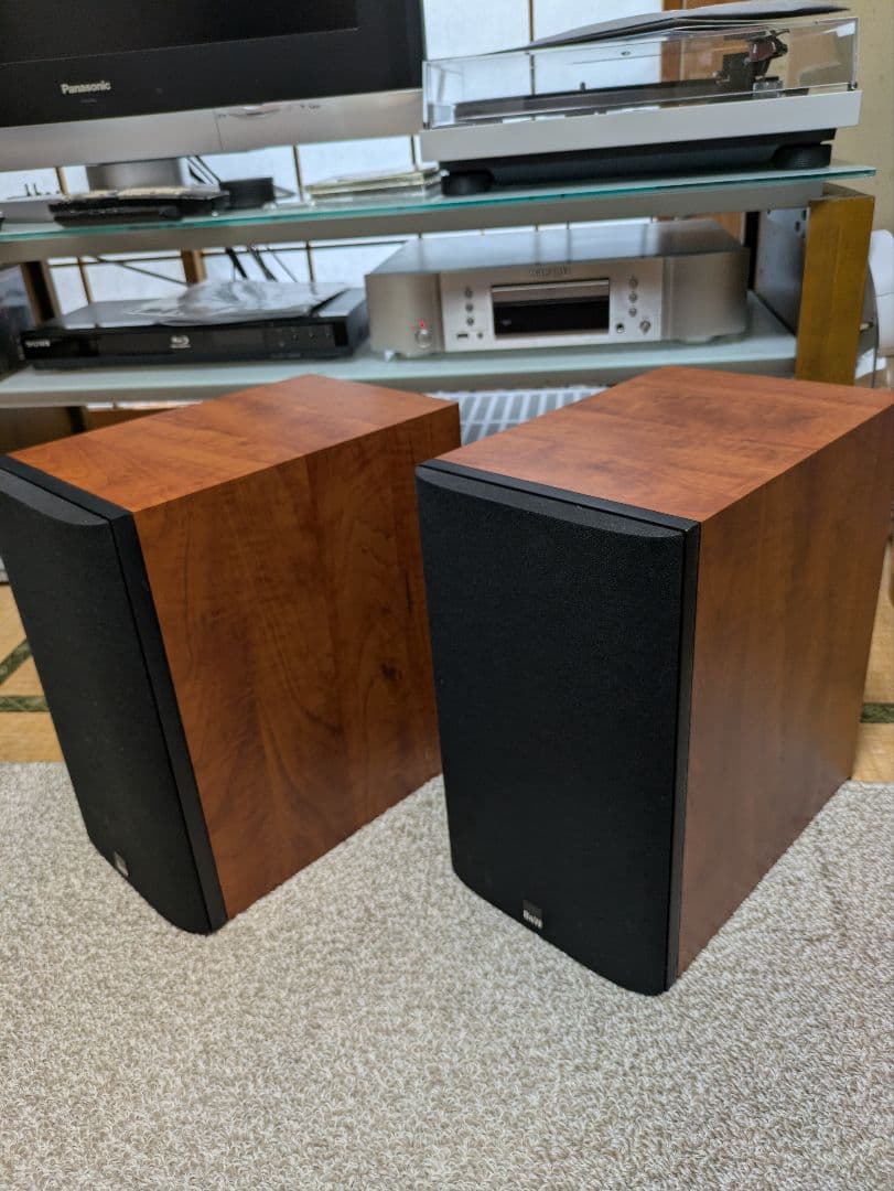 Bowers & Wilkins 685 スピーカー　B&W685