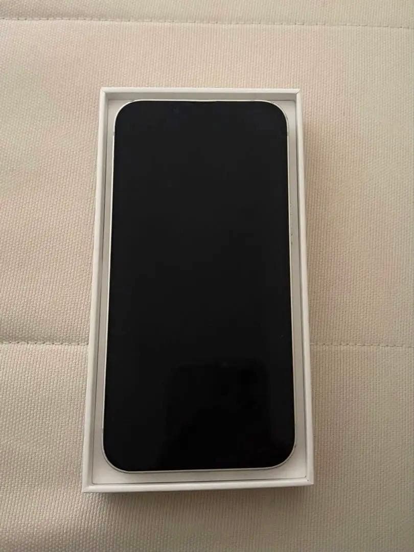 Apple iPhone 13 ホワイト 本体 SIMフリー