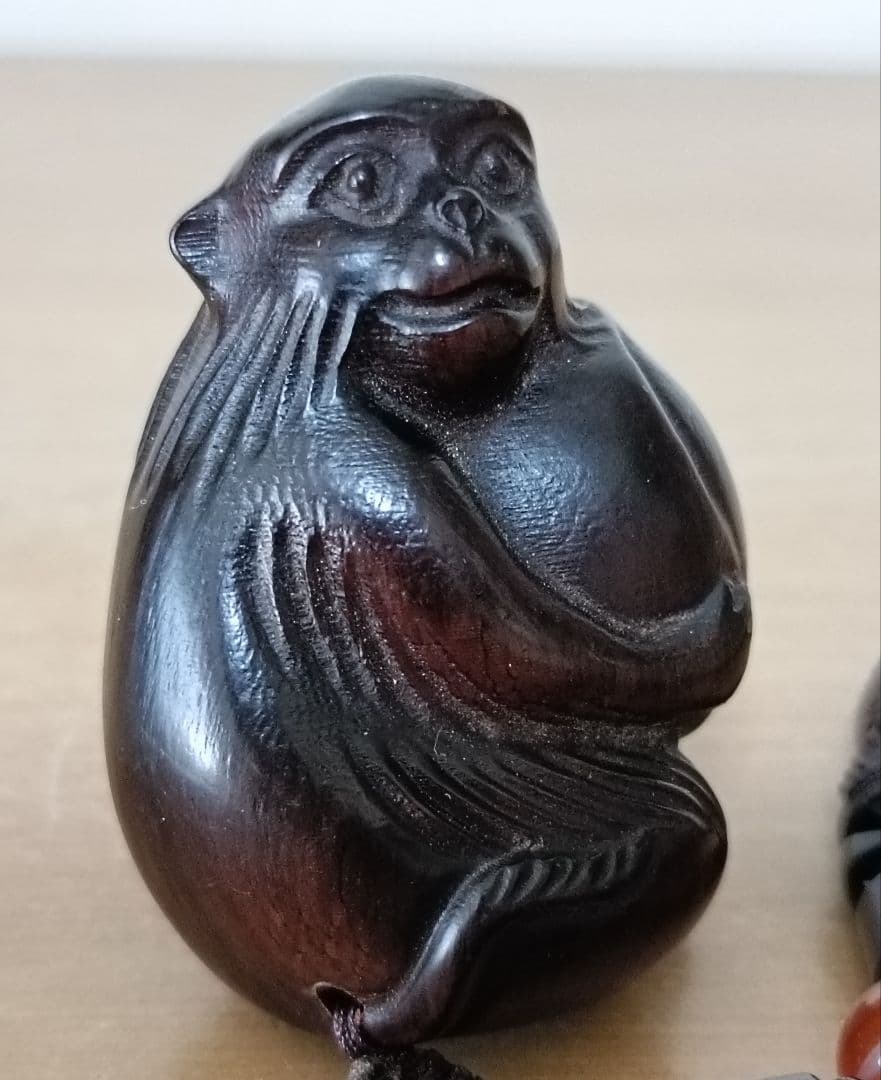 木彫 根付 猿 栗 　柘植 時代物 提げ物