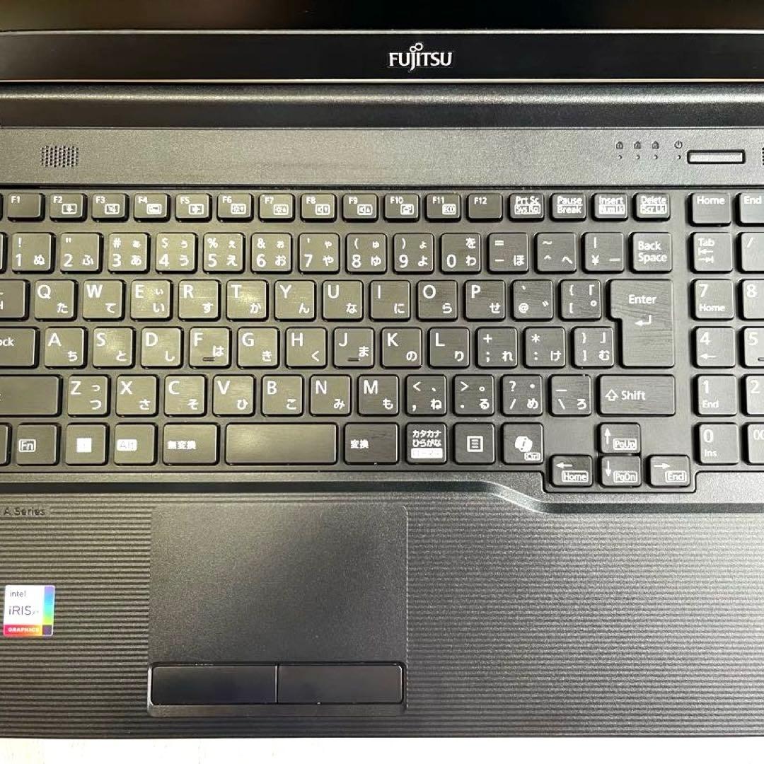 み*ひ様 【★美品！】富士通 LIFEBOOK A5513/R（2024年10月