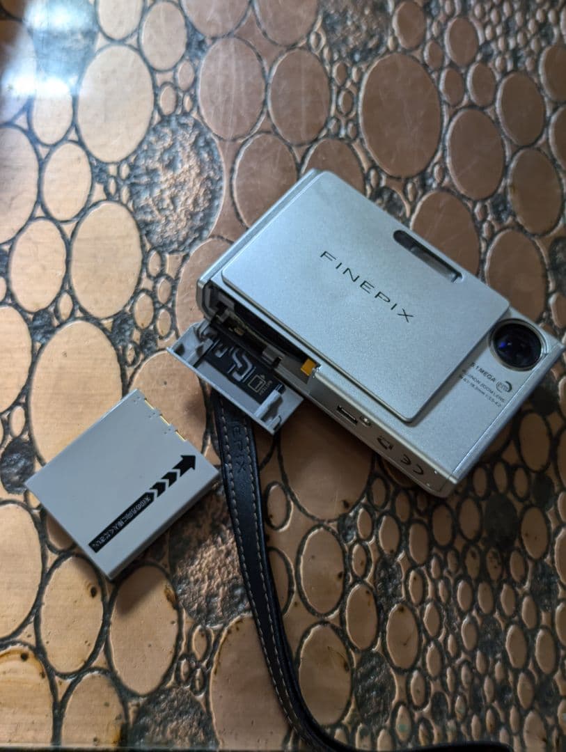 Fujifilm FinePix Z3 コンパクトデジタルカメラ
