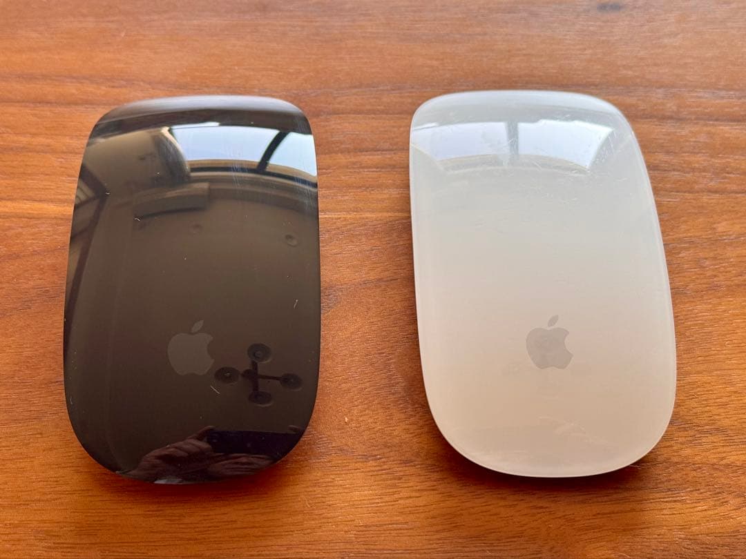 【2台セット】Apple Magic Mouse 2 （ブラック＋ホワイト）