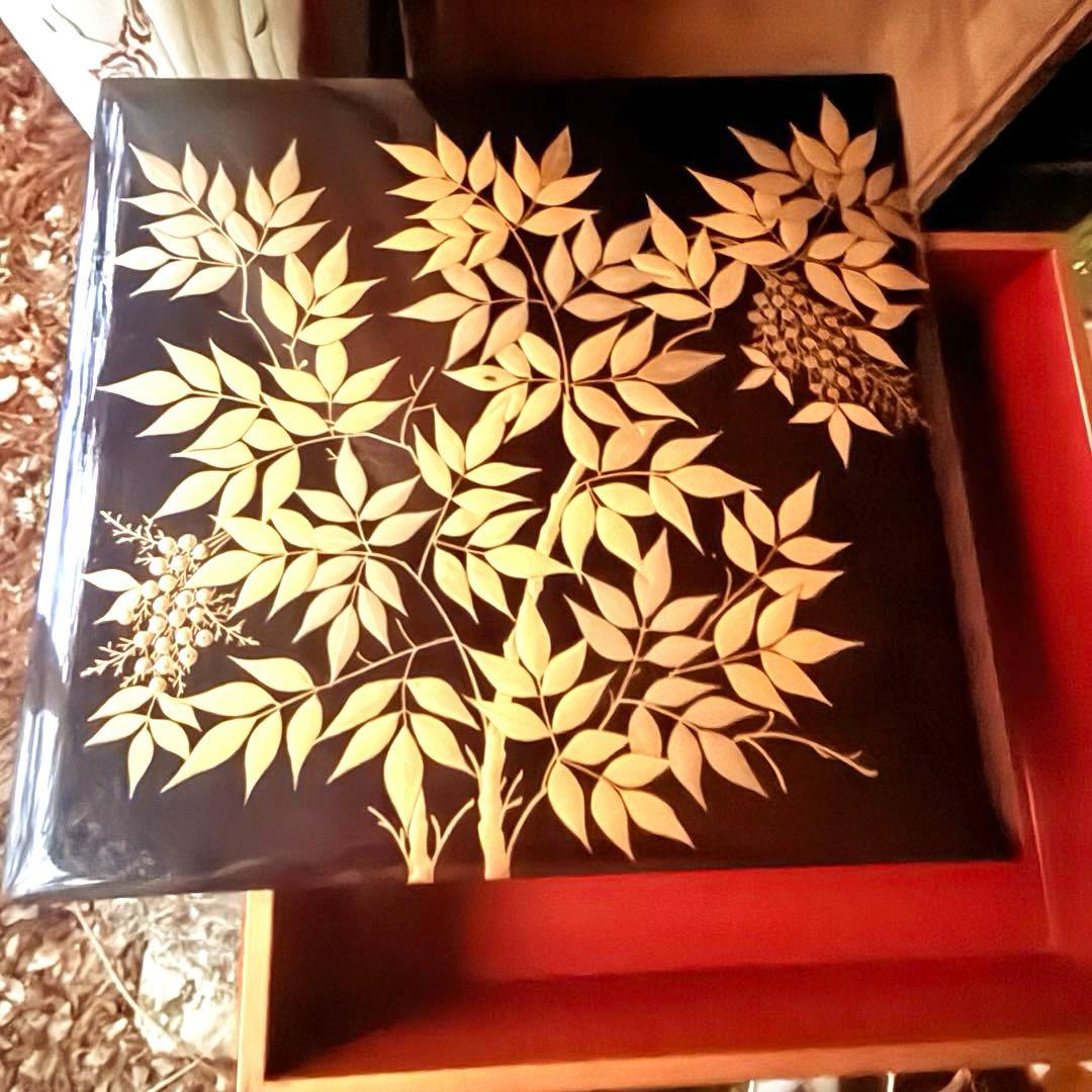 お引越し特価‼️JAPAN天然木本漆蒔絵「南天づくし」五段重二枚蓋　欅塗木箱入り