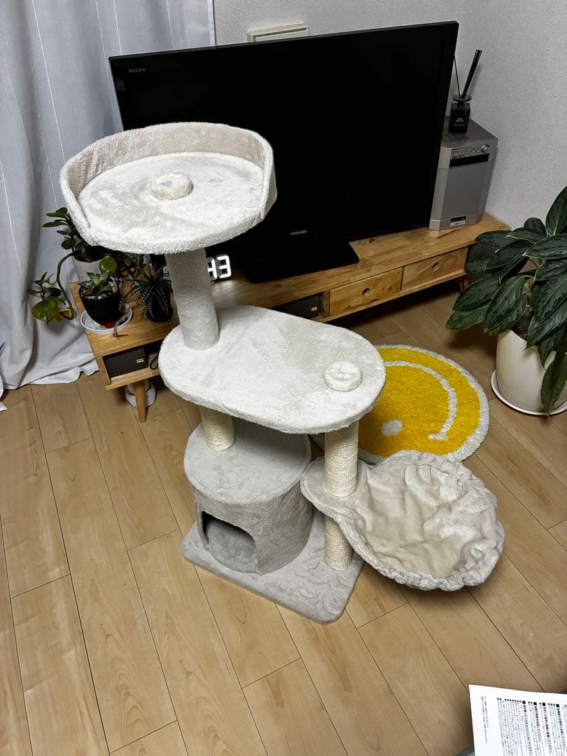 キャットタワー　4段　クリーム色