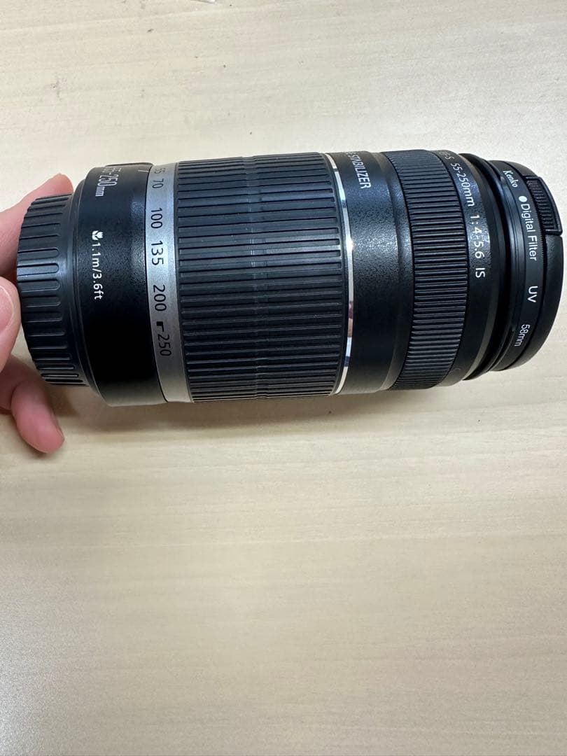 美品未使用に近いCanon EFS 55-250mm 0.85m/2.8ft