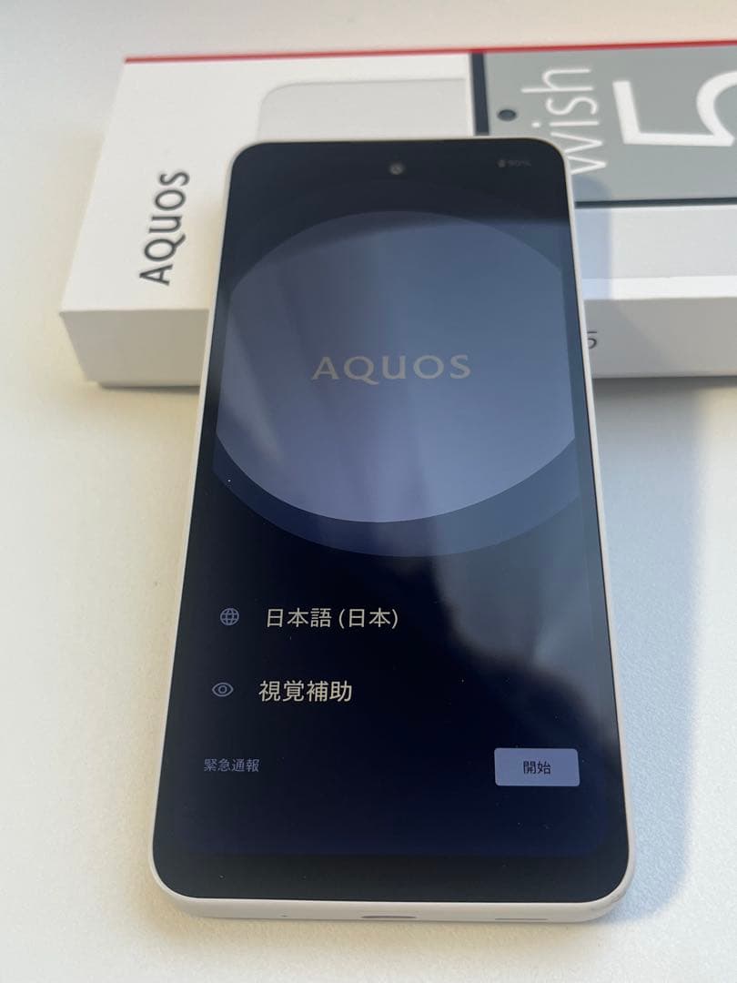 AQUOS wish5 docomo ホワイト 箱付き 初期化済み
