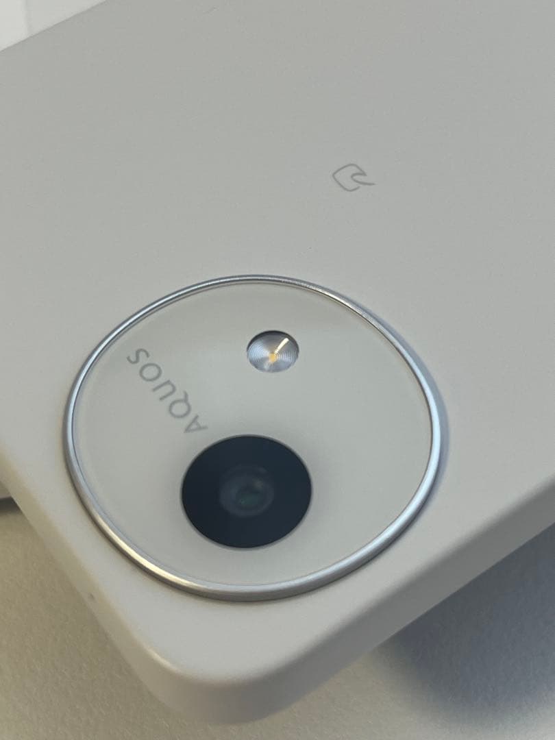 AQUOS wish5 docomo ホワイト 箱付き 初期化済み