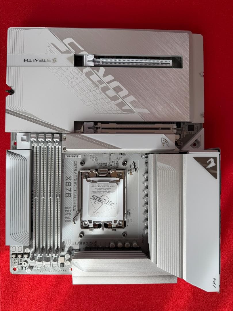 Gigabyte X870 AORUS STEALTH マザーボード