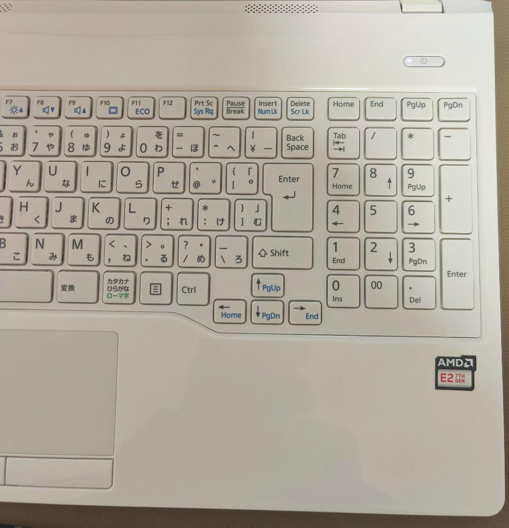 w*u様 富士通 LIFEBOOK AH30/B3 ホワイトノートPC✨️
