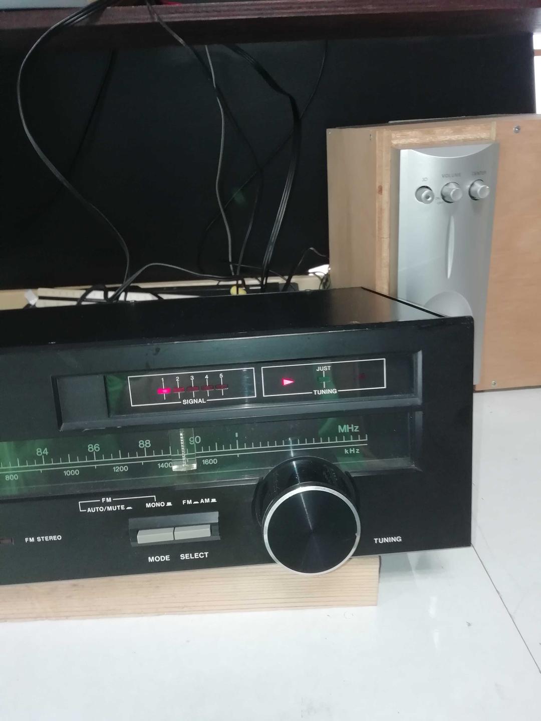 AM FMチューナー　コロンビアST-2980現状品