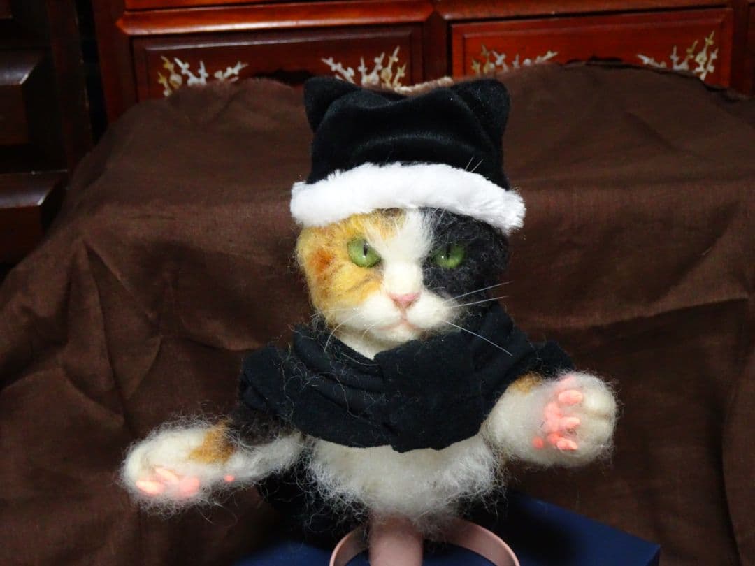 羊毛フェルト・ 悪猫ミニバスト