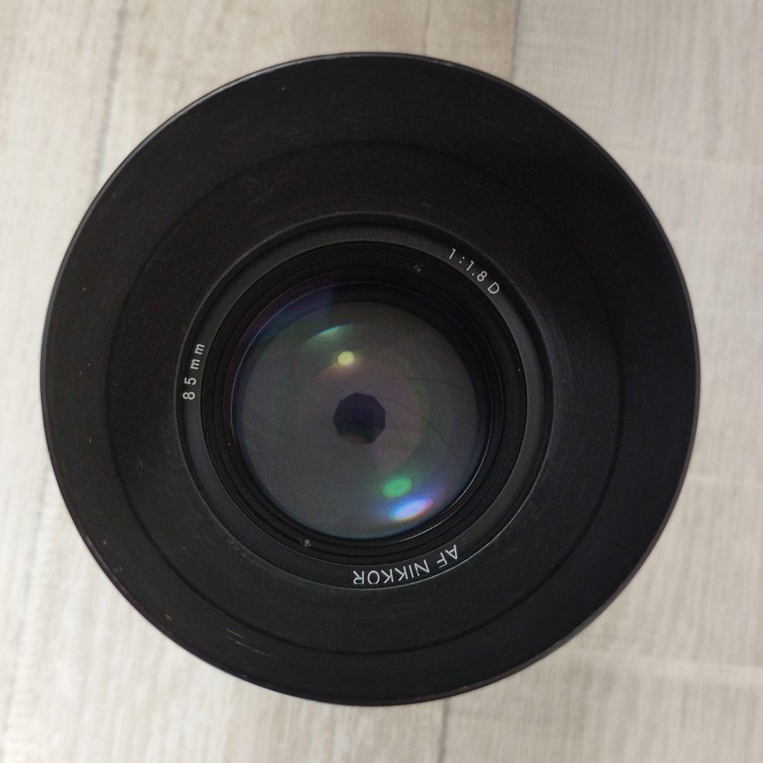 NIKON AF NIKKOR 85mm f/1.8 D【フード付】