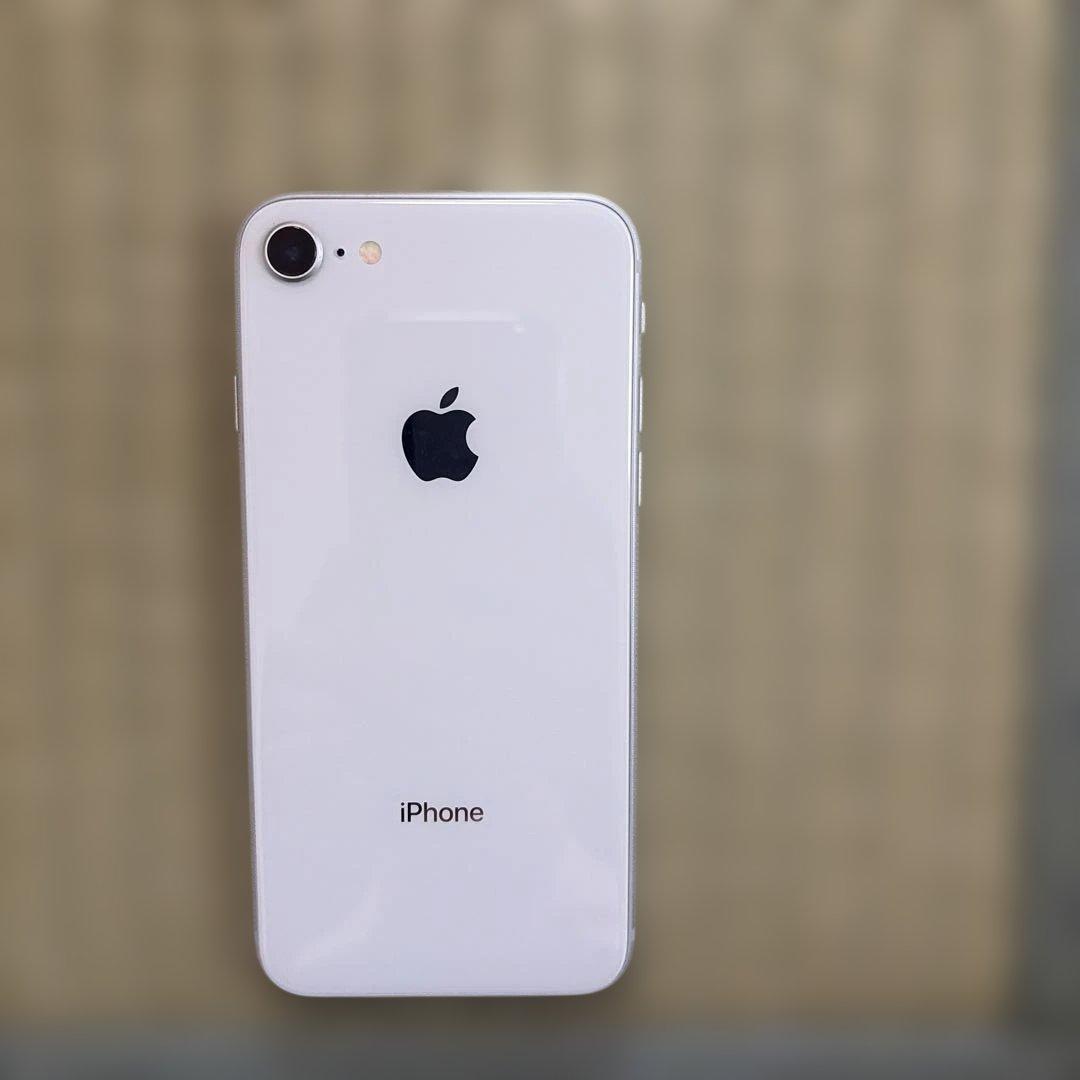 iPhone8 64GB シルバー SIMフリー